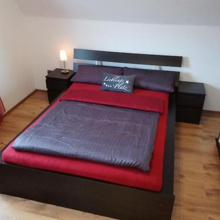 Private Zimmer Bei Der Weser-Ems-Halle أولدنبورغ المظهر الخارجي الصورة